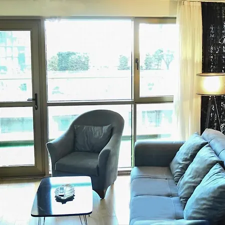 Apartment Luxurious With Terrace & Pool